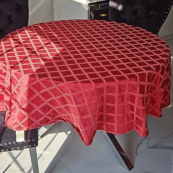 Lenox American By Design Round Tablecloth Red 70" - Picture 12 of 16